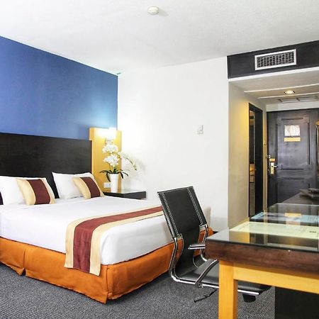 เดอะ จาการ์ต้า เอสพี จาการ์ต้า โฮเต็ล แอนด์ สปา Hotel จาการ์ตา ภายนอก รูปภาพ