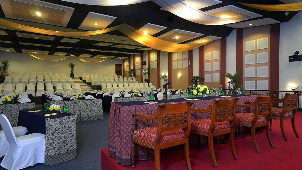 เดอะ จาการ์ต้า เอสพี จาการ์ต้า โฮเต็ล แอนด์ สปา Hotel จาการ์ตา ภายนอก รูปภาพ