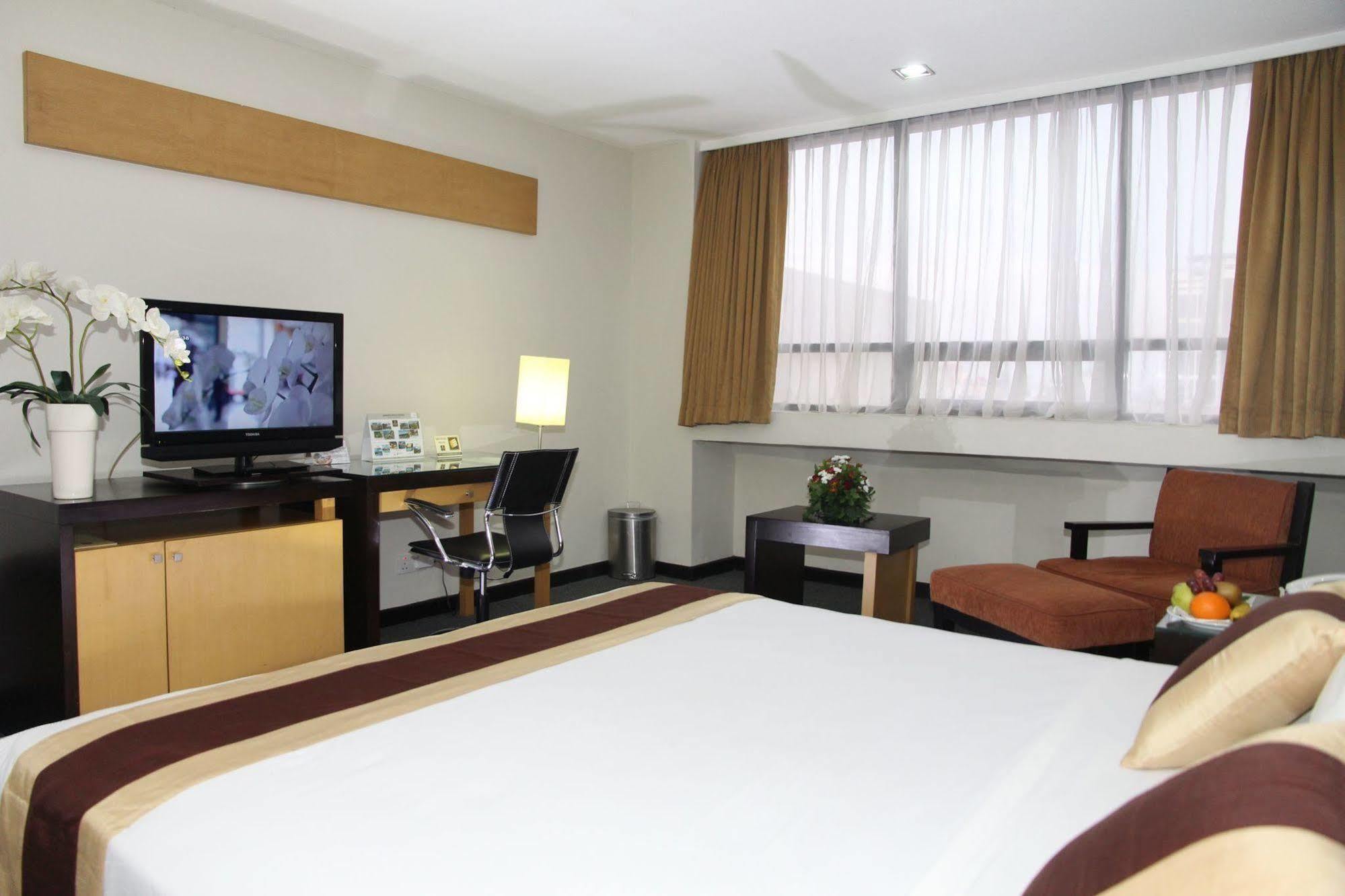 เดอะ จาการ์ต้า เอสพี จาการ์ต้า โฮเต็ล แอนด์ สปา Hotel จาการ์ตา ภายนอก รูปภาพ